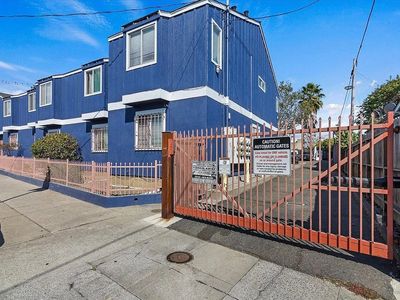 5209 Foothill Blvd #12, Oakland, CA, 94601