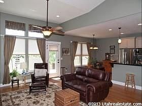3rd image of 834 E Olivia View Ln