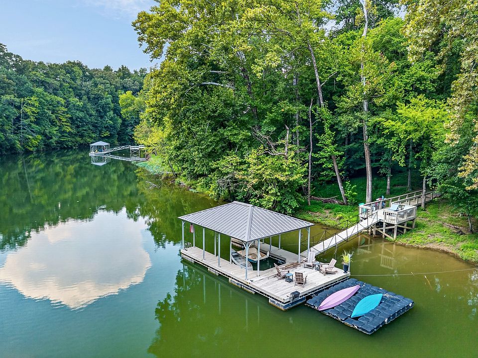 1st image of 18 Admiral Ln