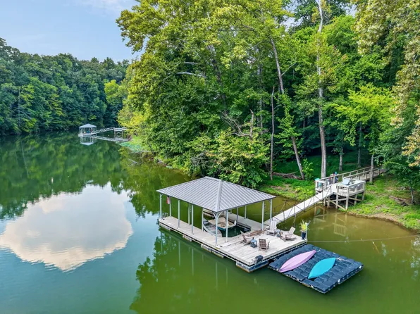 18 Admiral Ln, Rock Island, TN 38581