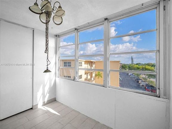 5th image of 2601 NE 3rd Ct #4110