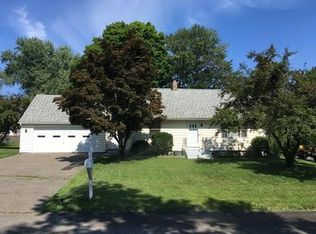 55 Meadowlark Ln, Springfield, MA 01119