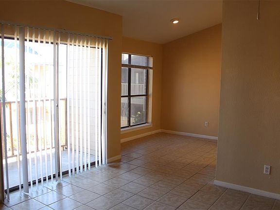 5th image of 16111 Aspenglenn Dr APT 806