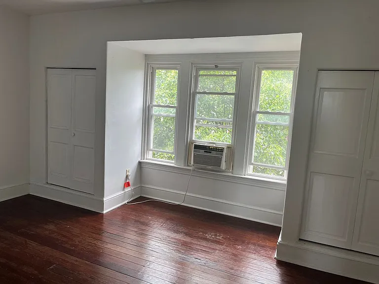 562 W Lemon St — Photo 14