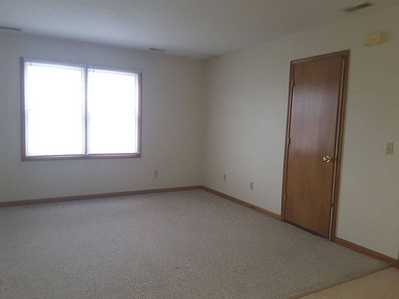 3rd image of 216 Stonewall Ct APT 4