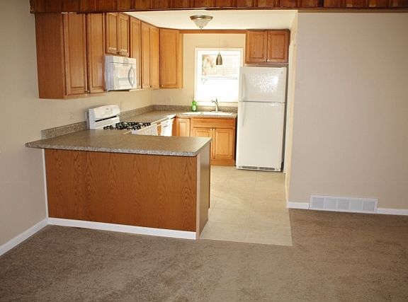 3rd image of 419 W Park Ave APT 1
