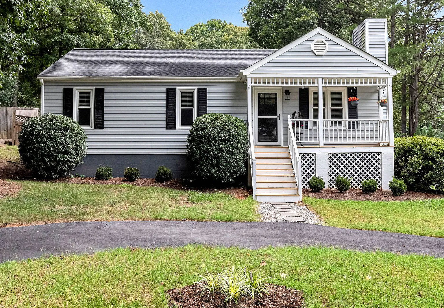 3 bed, 1.5 bath, 960 sqft, $2,495 — Photo 1