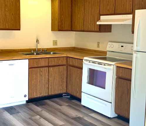 2nd image of 808 Macomber St APT 5