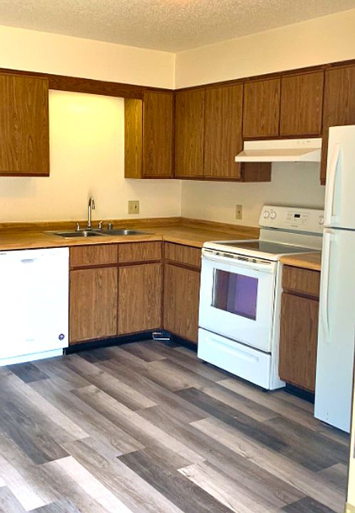 1st image of 808 Macomber St #8