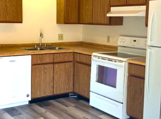 808 Macomber St APT 5, Chippewa Falls, WI 54729