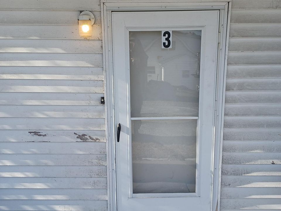 1st image of 908 2nd St APT 3
