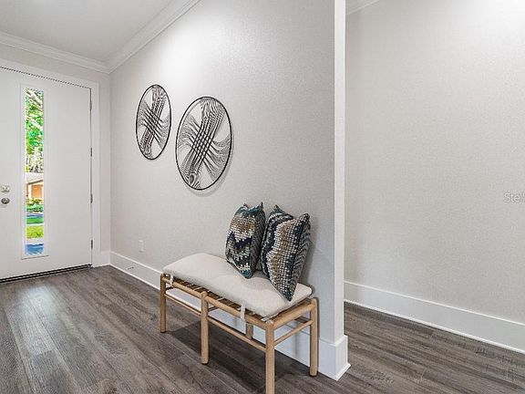 5th image of 5804 N Lincoln Ave