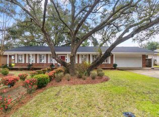 209 Nandina Rd, Gulf Breeze, FL 32561