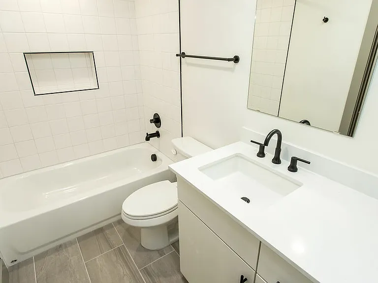 4001 Roseland Ave — Photo 107