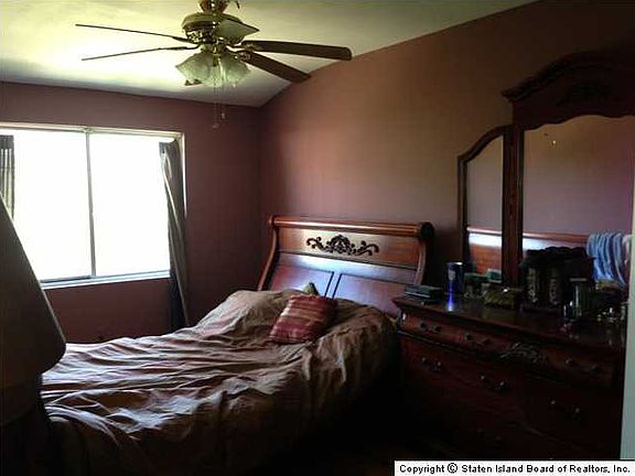 5th image of 47 Country Dr W