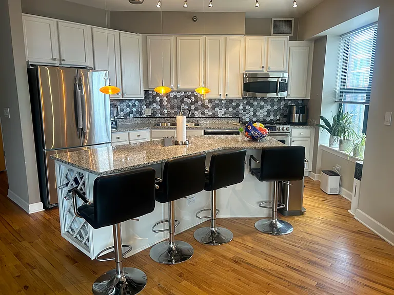 41 E 8th St #2807 — Photo 10