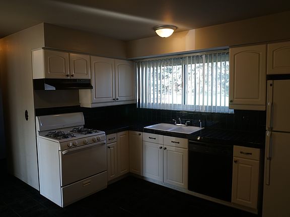 4th image of 2537 Patrick Henry St