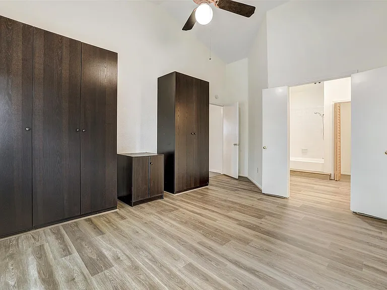 16304 Kicking Bird Dr — Photo 11