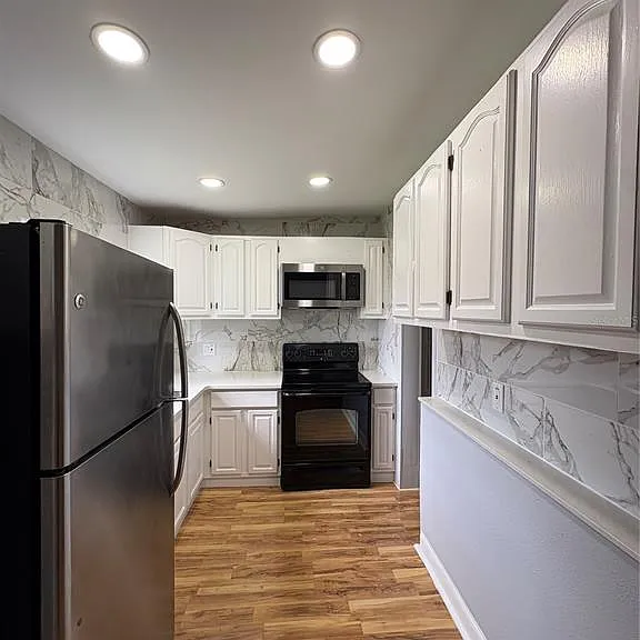 821 S Solandra Dr — Photo 7