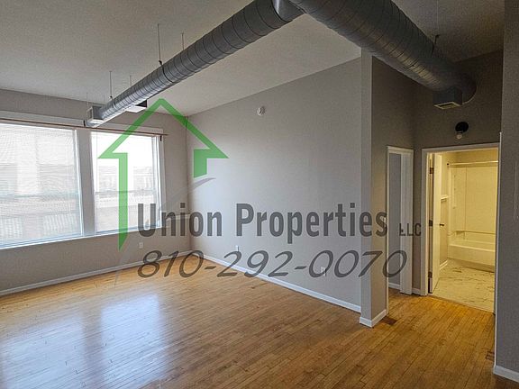 3rd image of 412 Grand River Ave #4