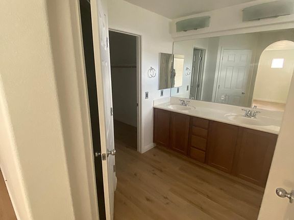 5th image of 7925 Valladolid Ave