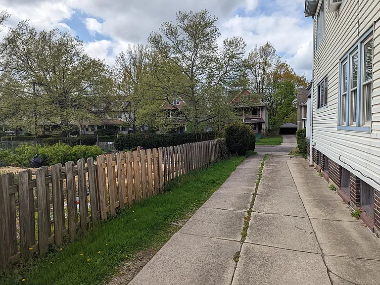 2658 Hampshire Rd — Photo 22