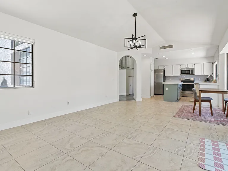 1436 E Kent Ave — Photo 14