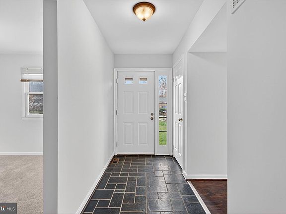 4th image of 7108 Lake Cove Dr