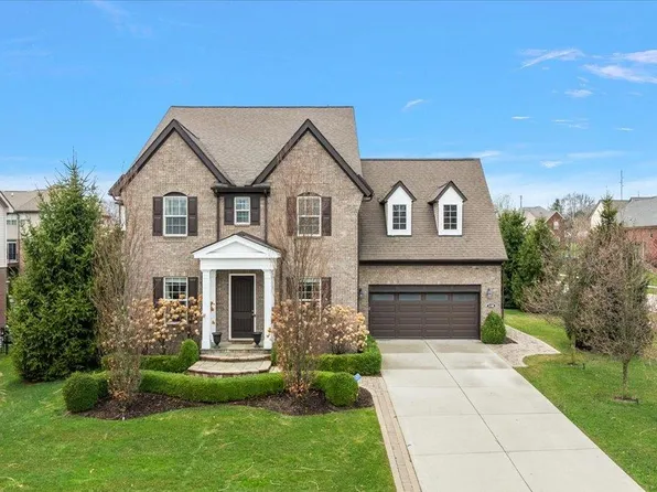 1138 Pembroke Dr, Rochester Hills, MI 48307