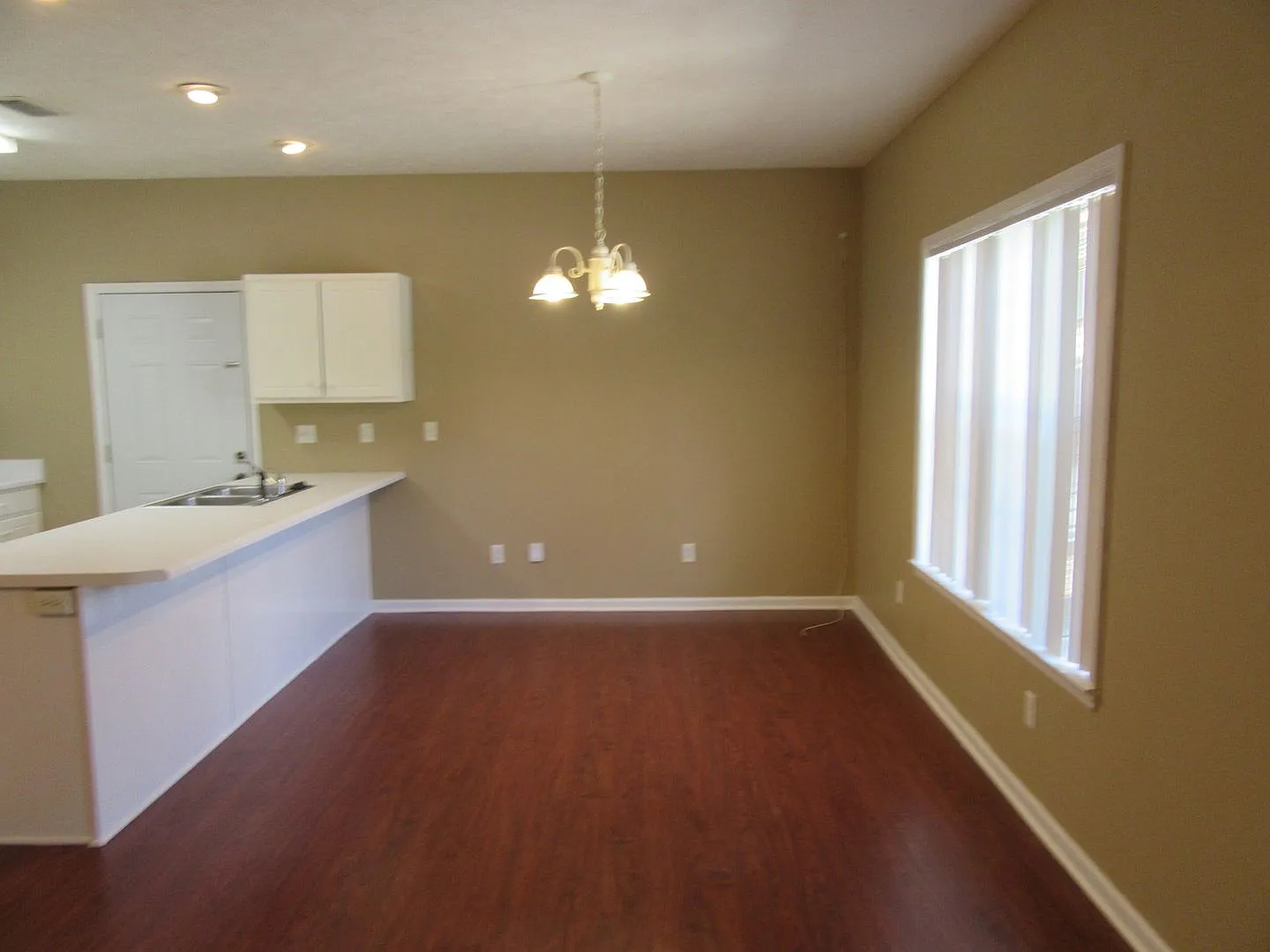 2 bed, 2.0 bath, 1015 sqft, $1,295 — Photo 3
