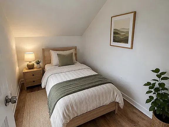 4 bed, 1300 sqft, $2,600 — Photo 3