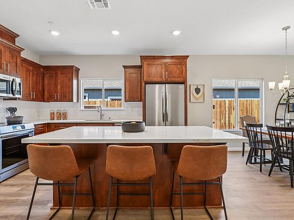 7th image of this home