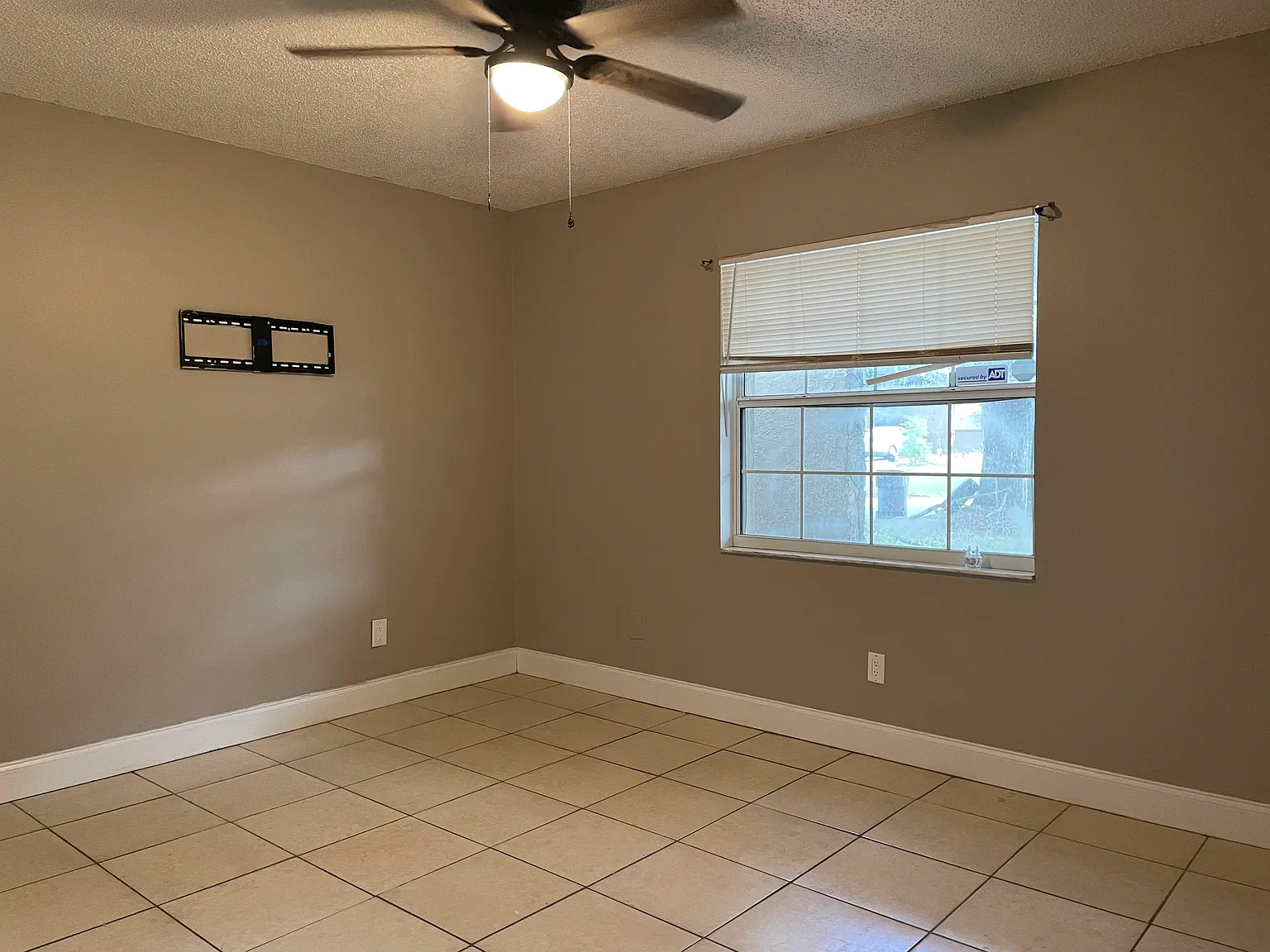 2 bed, 872 sqft, $1,750 — Photo 3