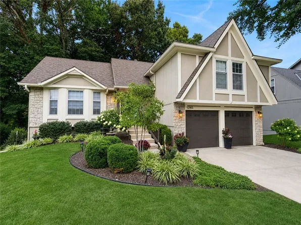 12165 S Alcan St, Olathe, KS 66062