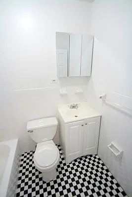 Rented by Nest Seekers International | media 9