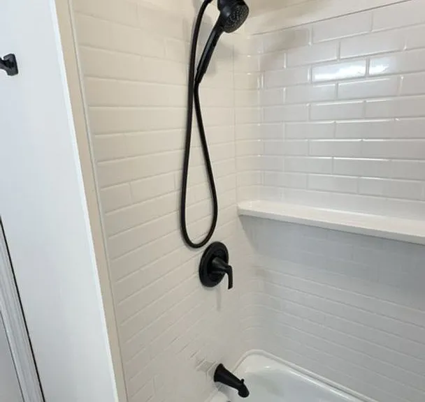 Oak Grove Village Apartments — Photo 16