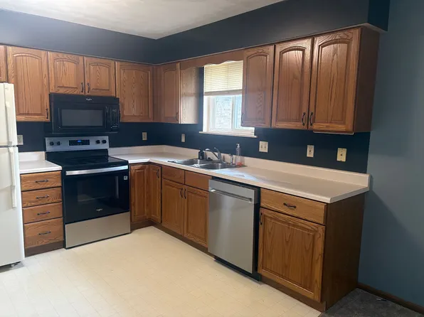 392 E Maywood St, Morton, IL 61550