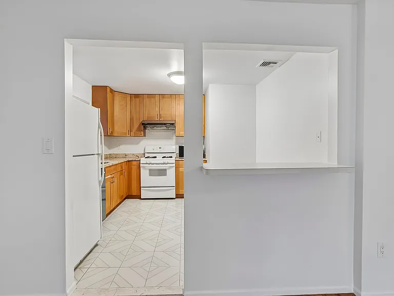 336 E Columbia Ave — Photo 9