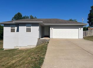 2802 S 17th Ave, Ozark, MO 65721