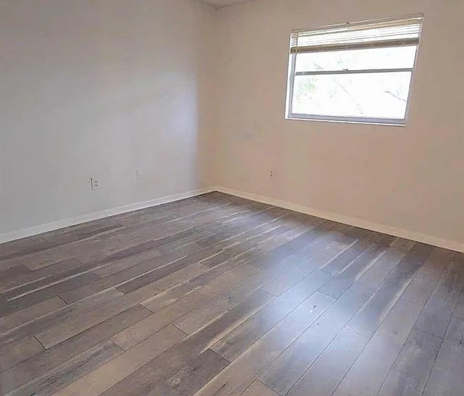 4111 Stirling Rd — Photo 13