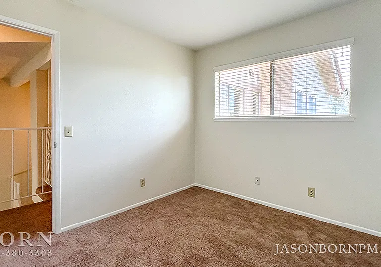 1815 Tipperary Ln — Photo 11
