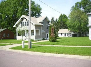 676 Prospect Ave, Windom, MN 56101