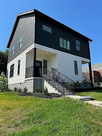 3 bed, 1700 sqft, $2,495 — Photo 1