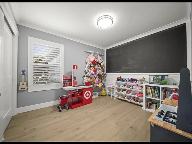 844 Sunset Dr — Photo 12