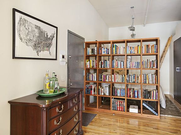 4th image of 7 E 13th St #4F