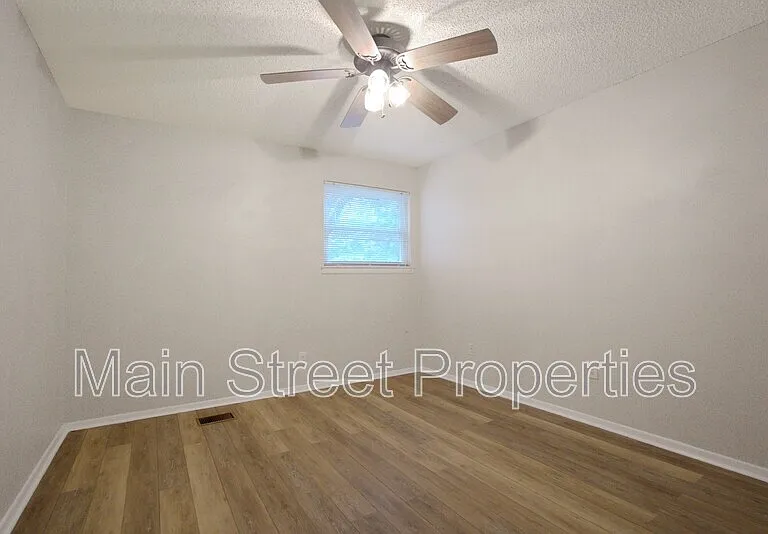 3323 Kingswood Ct #D10 — Photo 10