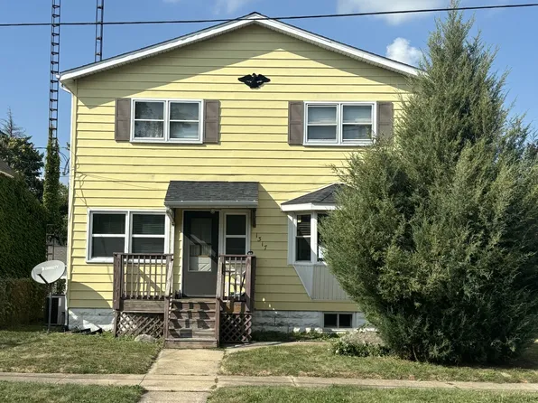 1317 Market St, Dekalb, IL 60115