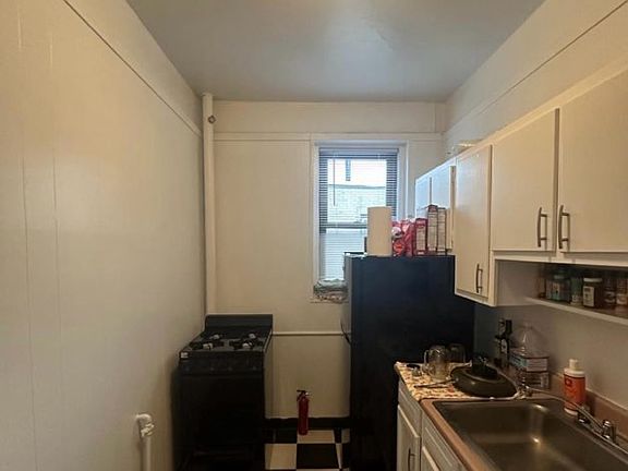 2nd image of 5 Ayr Rd #41