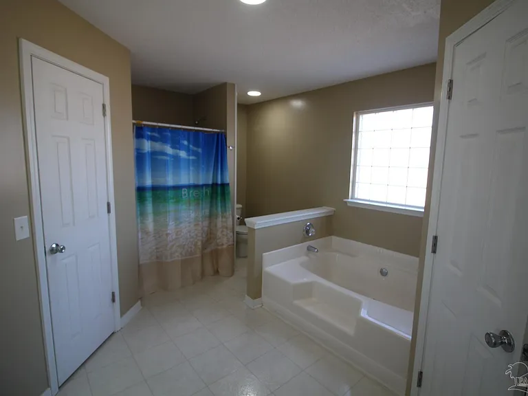 1100 Freeboard Blvd — Photo 12