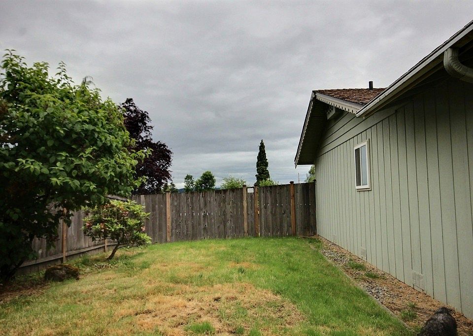 2nd image of 4617 124th Avenue Ct E